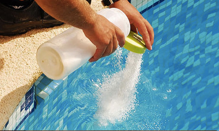 Obat-Apa-Saja-Yang-digunakan-Untuk-Kolam-Renang